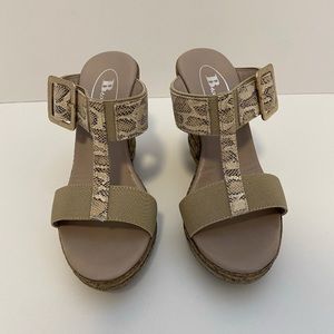Brown’s Taupe Snakeskin Wedge Sandals Size 6